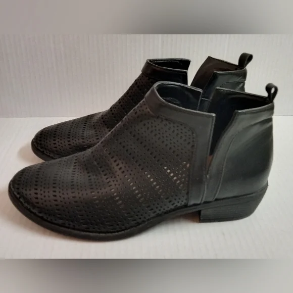 Reflections Black Perforated Slip On Ankle Boots Women's Size 7.5 - Picture 4 of 9